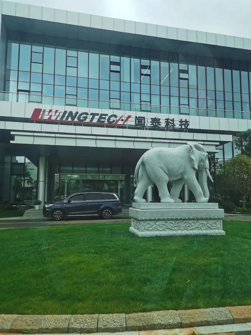 电子产品的研发过程复杂且充满挑战，每一个细节都可能影响最终产品的性能和市场竞争力。本文将从设计、测试到量产三大环节出发，剖析电子产品研发中的常见误区，并提出相应的改进方向。
